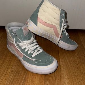 Pastel High Top Vans: Men’s 6.5 Women’s 7-7.5